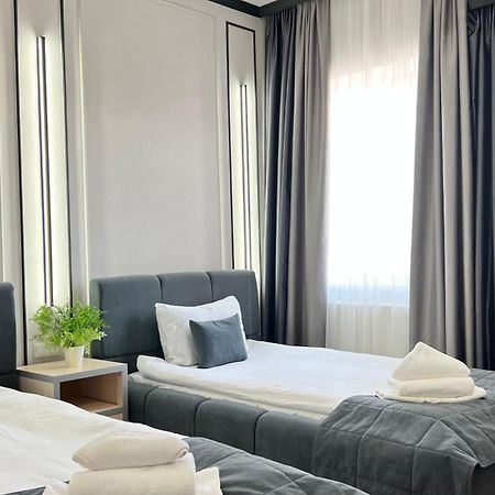 Caravan Hotel Karakol Extérieur photo