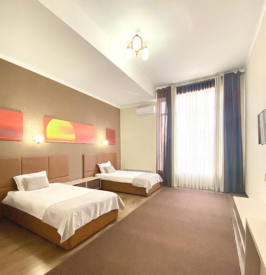 Caravan Hotel Karakol Extérieur photo