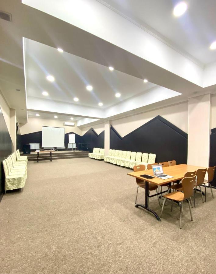 Caravan Hotel Karakol Extérieur photo