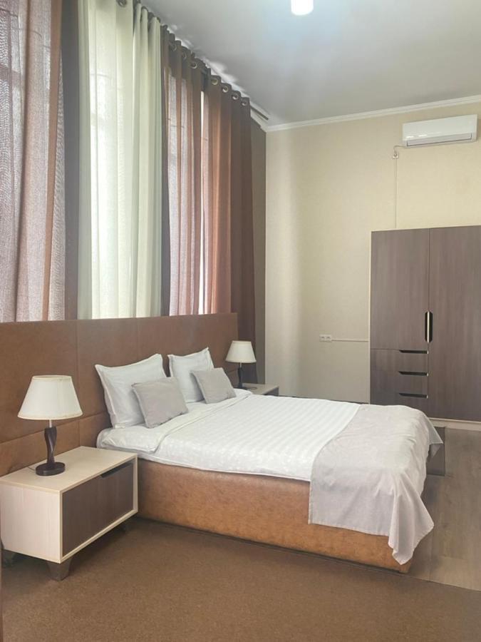Caravan Hotel Karakol Extérieur photo