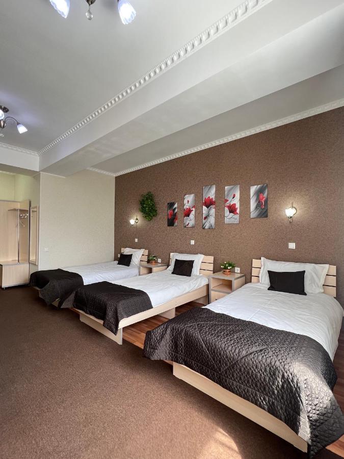 Caravan Hotel Karakol Extérieur photo