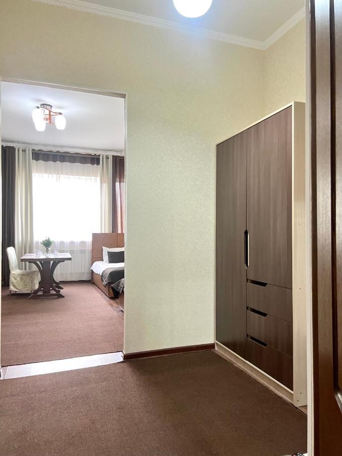 Caravan Hotel Karakol Extérieur photo
