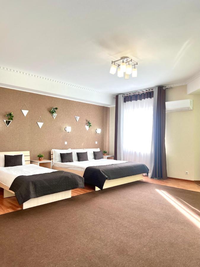 Caravan Hotel Karakol Extérieur photo