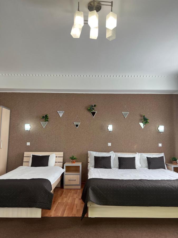 Caravan Hotel Karakol Extérieur photo