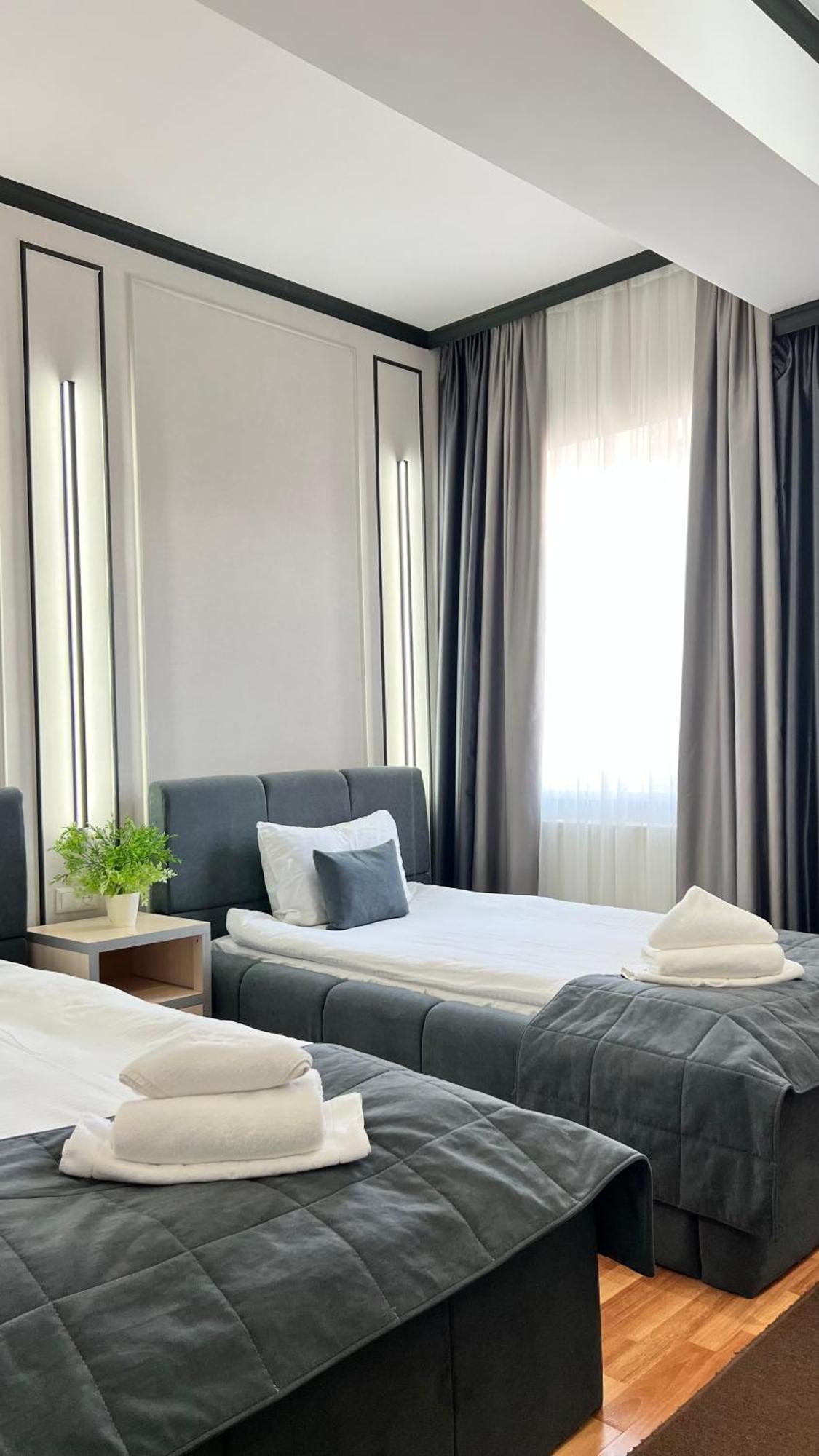 Caravan Hotel Karakol Extérieur photo