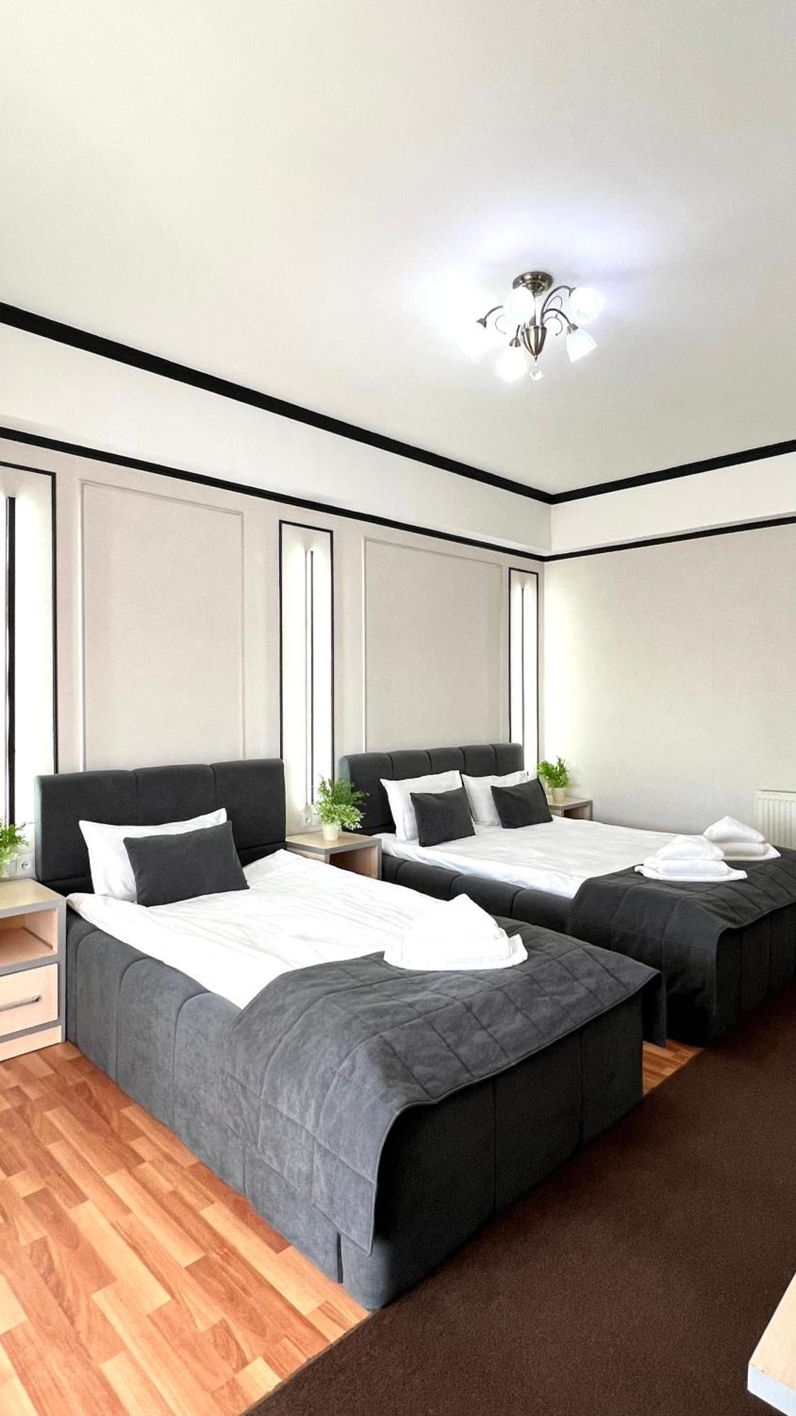 Caravan Hotel Karakol Extérieur photo